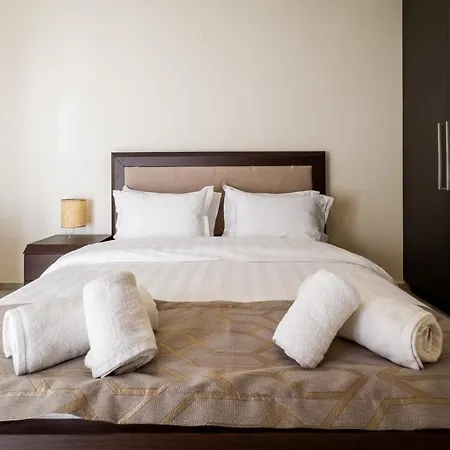 Meteora Skyline By Meteora Residencies * كالامباكا